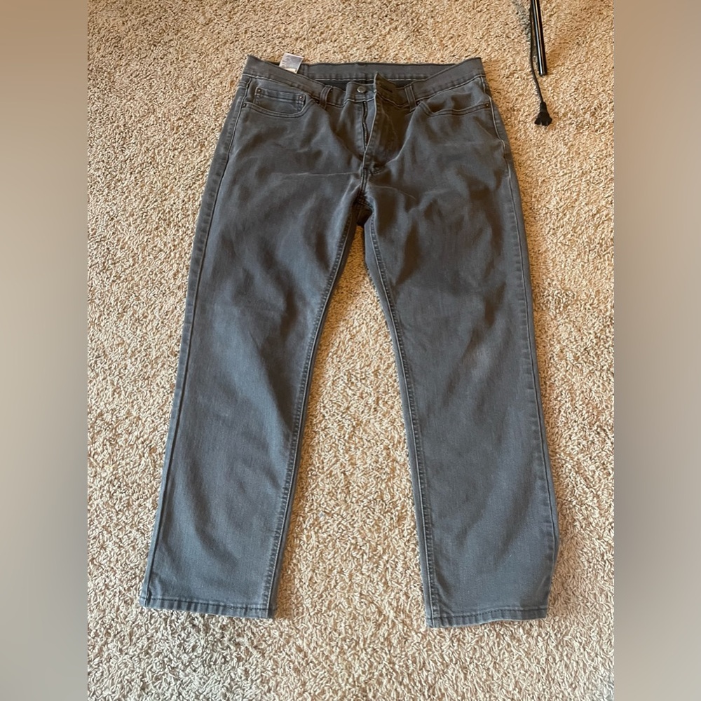 Levi’s Men’s Jeans In Sz 36/30 In gently used condition